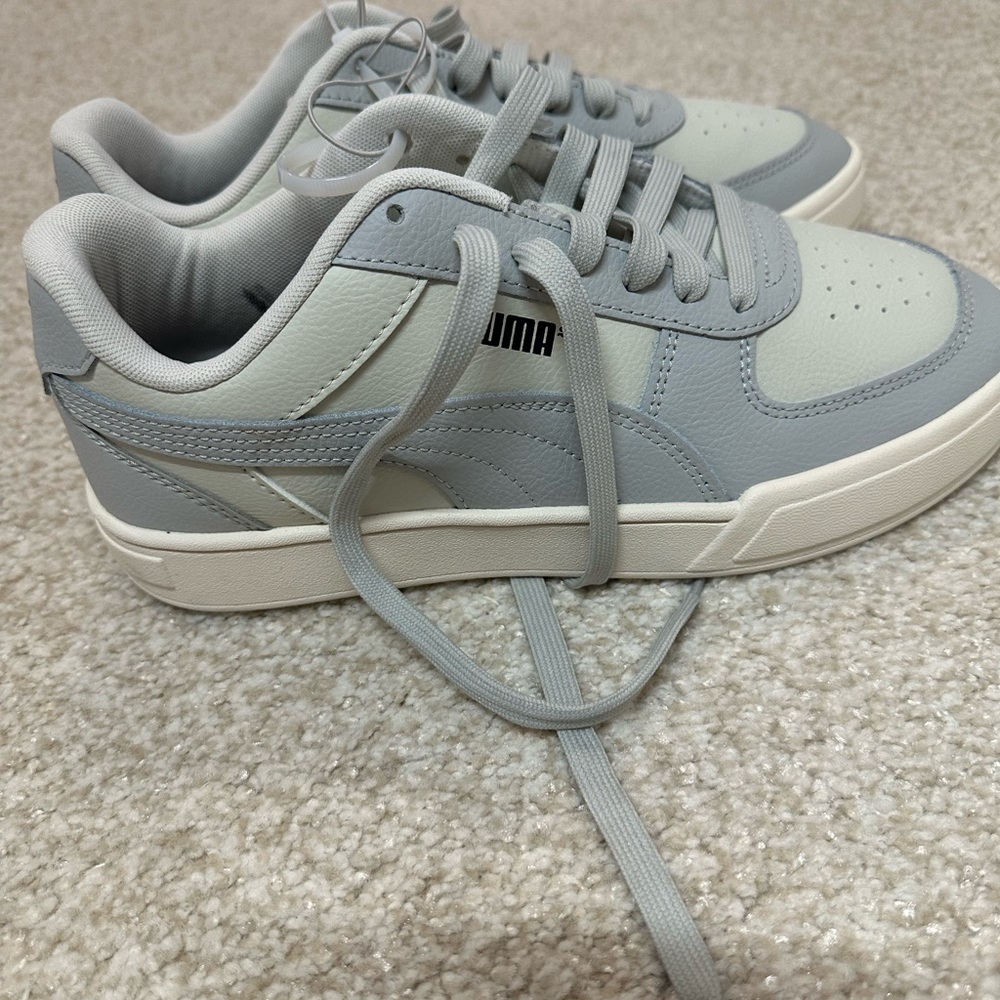 Puma Carter Sneaker ( Women ). Size 08. Color Sedate Gray.